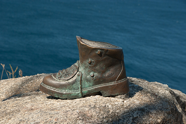boot-sculpture, santiago-de-compostela,travel